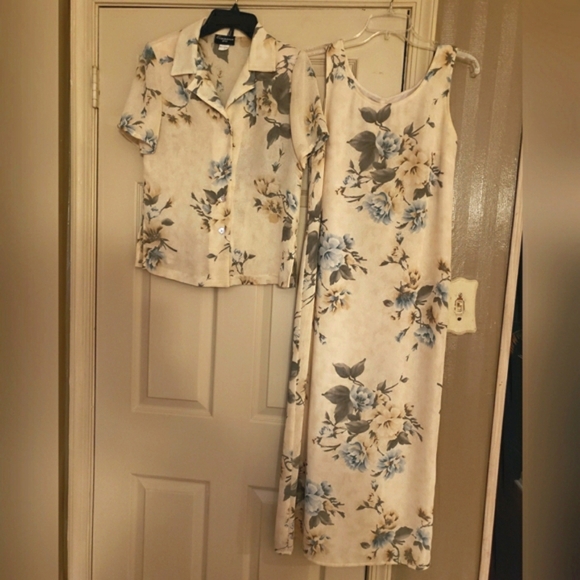 Cimmaron Dresses & Skirts - Ladies Vintage 2 piece dress